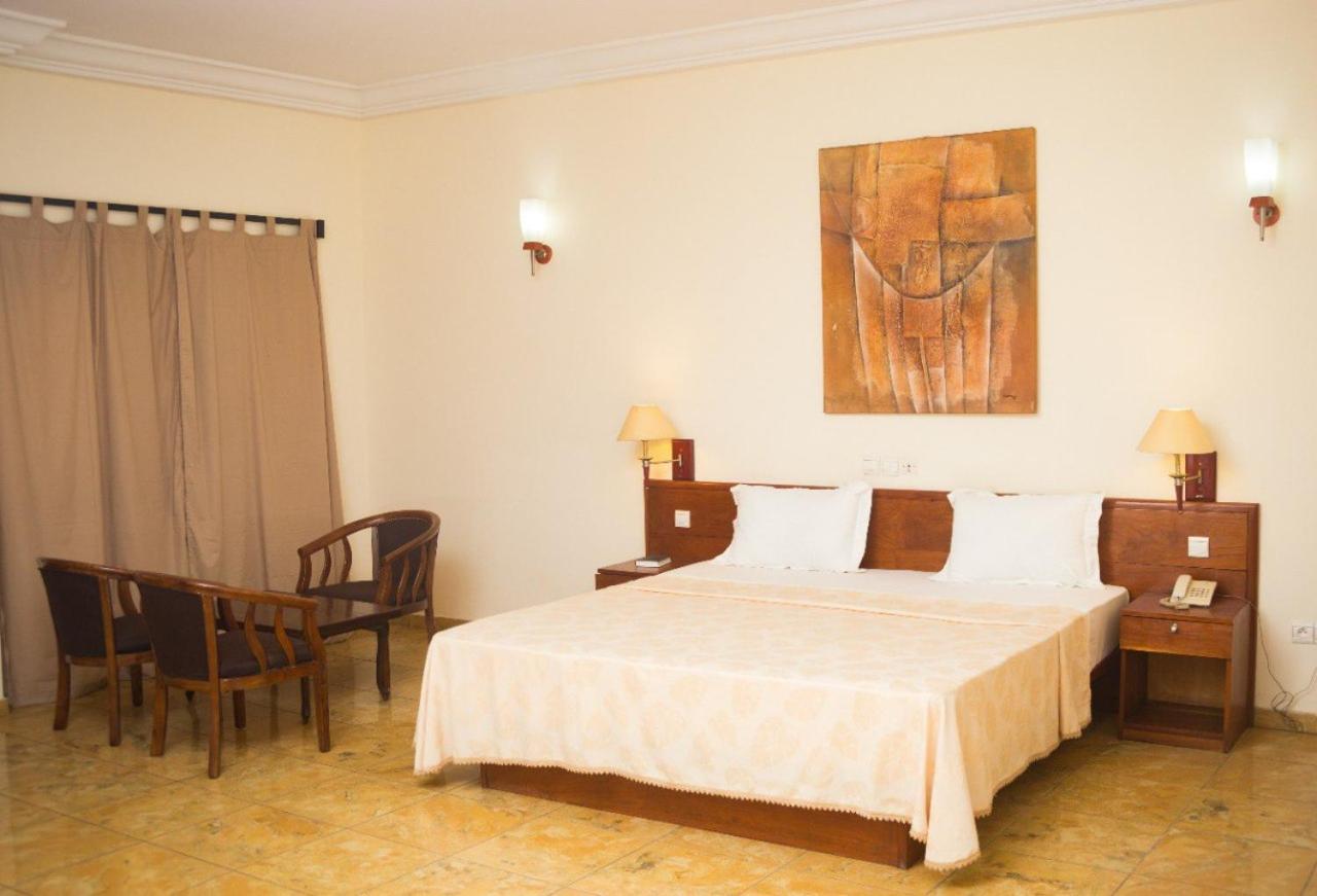 Hotel Marbella Lome Exterior photo