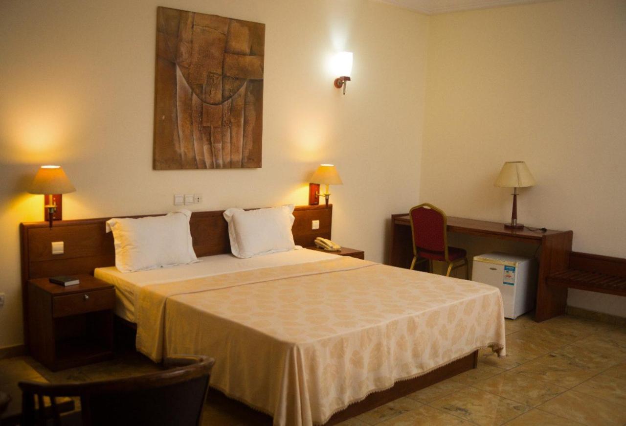 Hotel Marbella Lome Exterior photo